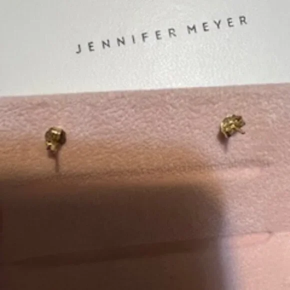NIB Jennifer Meyer 18Kt. Mini Diamond 4-Leaf Clover Post Earrings - Picture 7 of 7